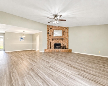 6741 Tara Drive - Photo Thumbnail 5