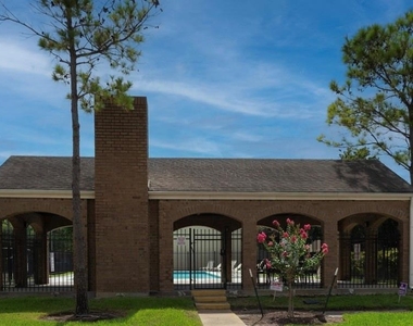 1914 Gentryside Drive - Photo Thumbnail 16