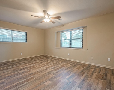722 Venice Street - Photo Thumbnail 17