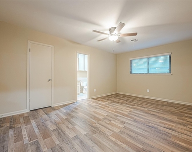 722 Venice Street - Photo Thumbnail 15