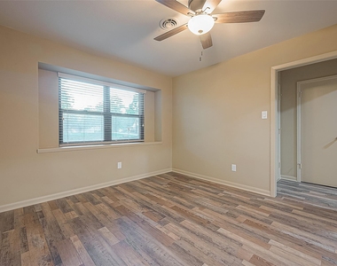 722 Venice Street - Photo Thumbnail 16