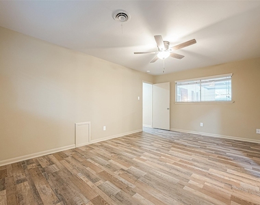 722 Venice Street - Photo Thumbnail 14