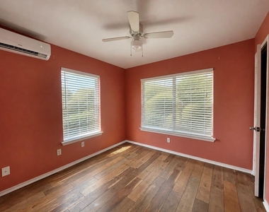 2407 Bastrop - Photo Thumbnail 12