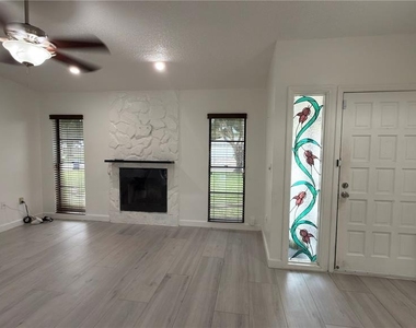 3829 Briarbrook Place - Photo Thumbnail 5