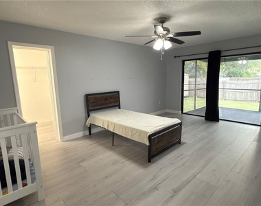 3829 Briarbrook Place - Photo Thumbnail 9