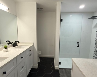 3829 Briarbrook Place - Photo Thumbnail 11