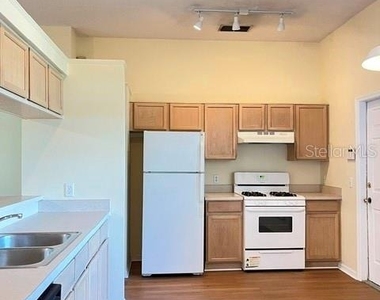 430 Berwick Circle - Photo Thumbnail 2