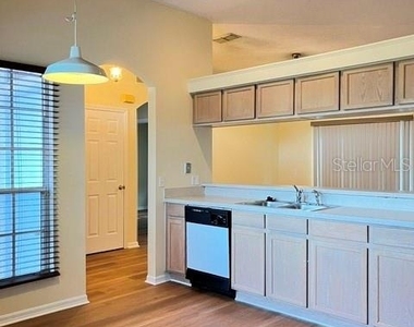 430 Berwick Circle - Photo Thumbnail 3