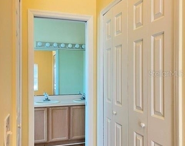 430 Berwick Circle - Photo Thumbnail 12