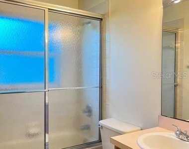 430 Berwick Circle - Photo Thumbnail 9