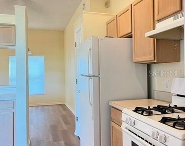 430 Berwick Circle - Photo Thumbnail 4