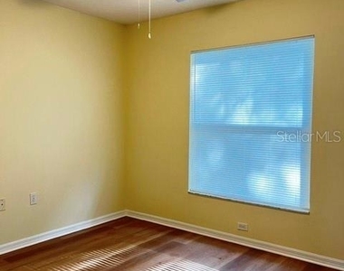 430 Berwick Circle - Photo Thumbnail 8