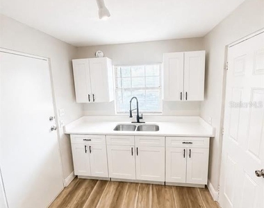 220 13th Avenue W - Photo Thumbnail 4