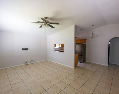 207 12th Avenue S - Photo Thumbnail 1