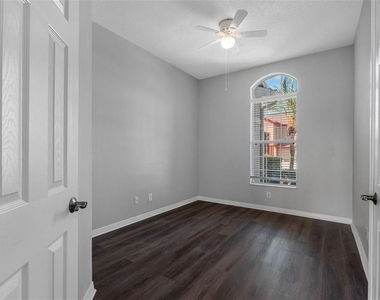 4820 Portmarnock Way - Photo Thumbnail 15