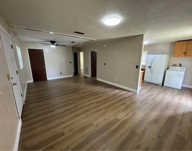 404 East Avenue - Photo Thumbnail 3