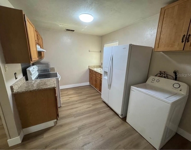 404 East Avenue - Photo Thumbnail 10