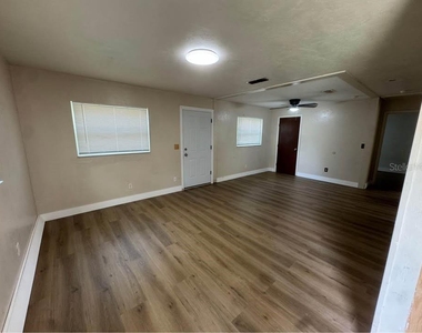 404 East Avenue - Photo Thumbnail 2