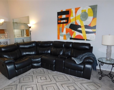 270 Woodlake Wynde - Photo Thumbnail 5