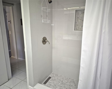 270 Woodlake Wynde - Photo Thumbnail 23