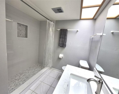 270 Woodlake Wynde - Photo Thumbnail 21