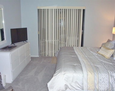 270 Woodlake Wynde - Photo Thumbnail 16