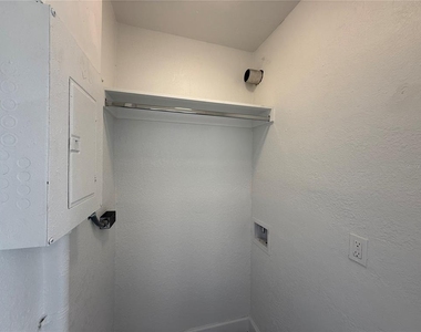 119 147th Avenue E - Photo Thumbnail 13