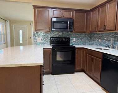 11596 116th Street - Photo Thumbnail 5