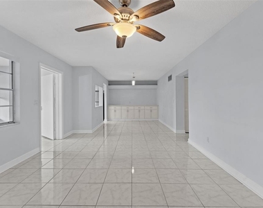 4700 Cove Circle - Photo Thumbnail 5