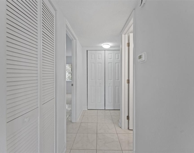 4700 Cove Circle - Photo Thumbnail 27