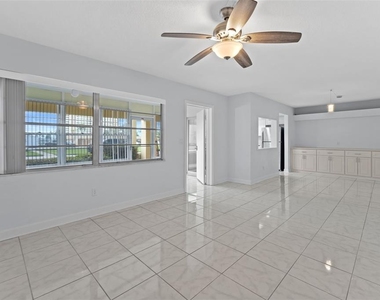 4700 Cove Circle - Photo Thumbnail 6