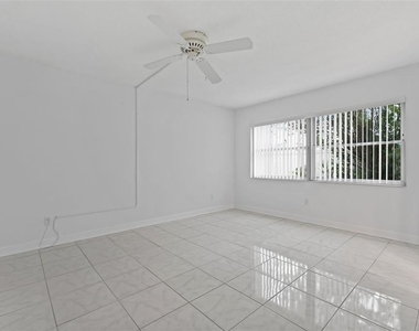 4700 Cove Circle - Photo Thumbnail 16