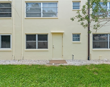 4700 Cove Circle - Photo Thumbnail 35