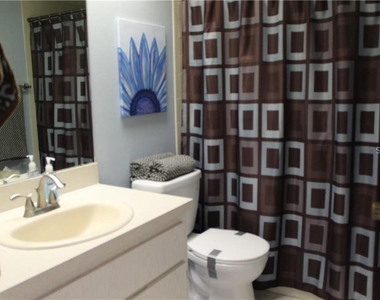 1025 Bowsprit Lane - Photo Thumbnail 9