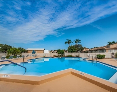 1025 Bowsprit Lane - Photo Thumbnail 12