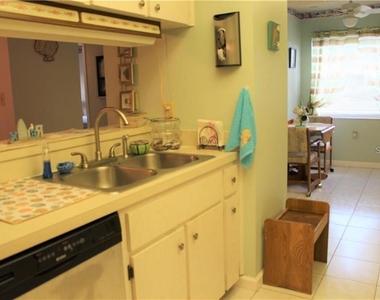 1025 Bowsprit Lane - Photo Thumbnail 3