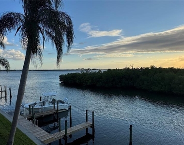 8827 Bay Pointe Drive - Photo Thumbnail 16