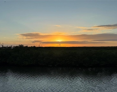 8827 Bay Pointe Drive - Photo Thumbnail 19