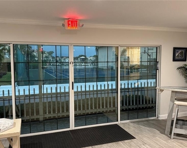 8827 Bay Pointe Drive - Photo Thumbnail 25