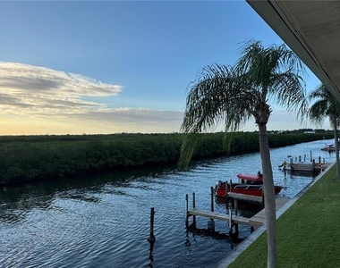 8827 Bay Pointe Drive - Photo Thumbnail 17