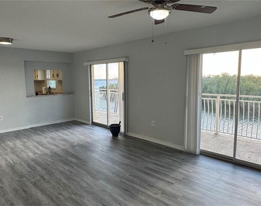 8827 Bay Pointe Drive - Photo Thumbnail 2