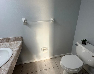 8827 Bay Pointe Drive - Photo Thumbnail 12