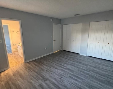 8827 Bay Pointe Drive - Photo Thumbnail 7