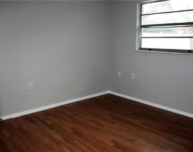 9920 Gray Fox Lane - Photo Thumbnail 4