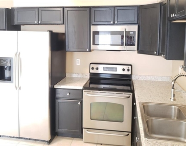 21020 Voyager Boulevard - Photo Thumbnail 9