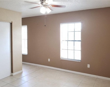 21020 Voyager Boulevard - Photo Thumbnail 12