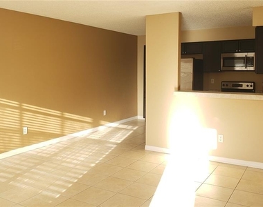 21020 Voyager Boulevard - Photo Thumbnail 5