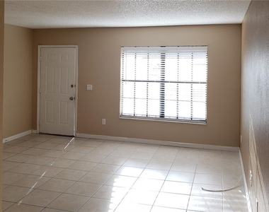 21020 Voyager Boulevard - Photo Thumbnail 10