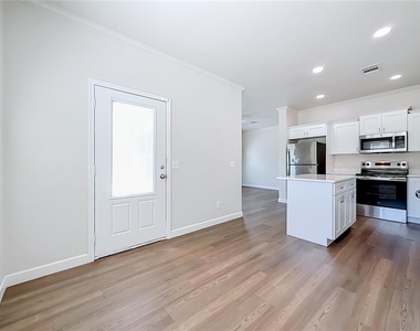 719 19th Street S - Photo Thumbnail 5