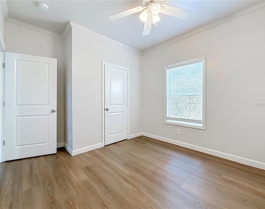 719 19th Street S - Photo Thumbnail 11